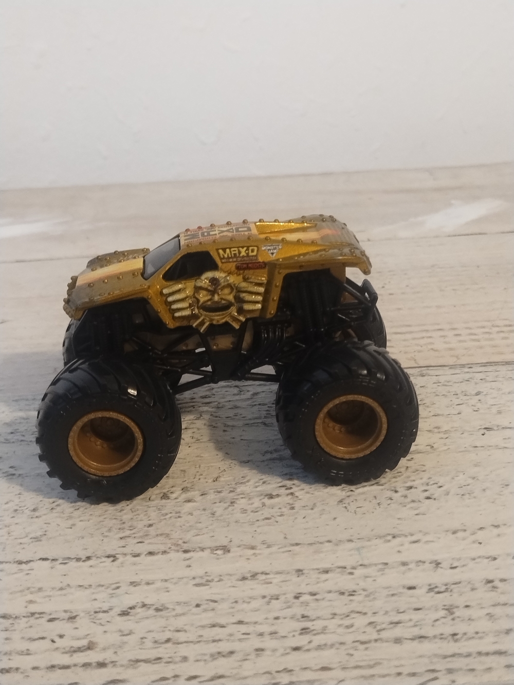 Hot Wheels Monster JamMonster Jam MAX-D Maximum Destruction Gold Monster